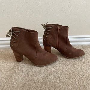 Steve Madden bootie size 8